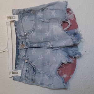 No Boundaries Jean Shorts Size 9 but fit like a 4/5